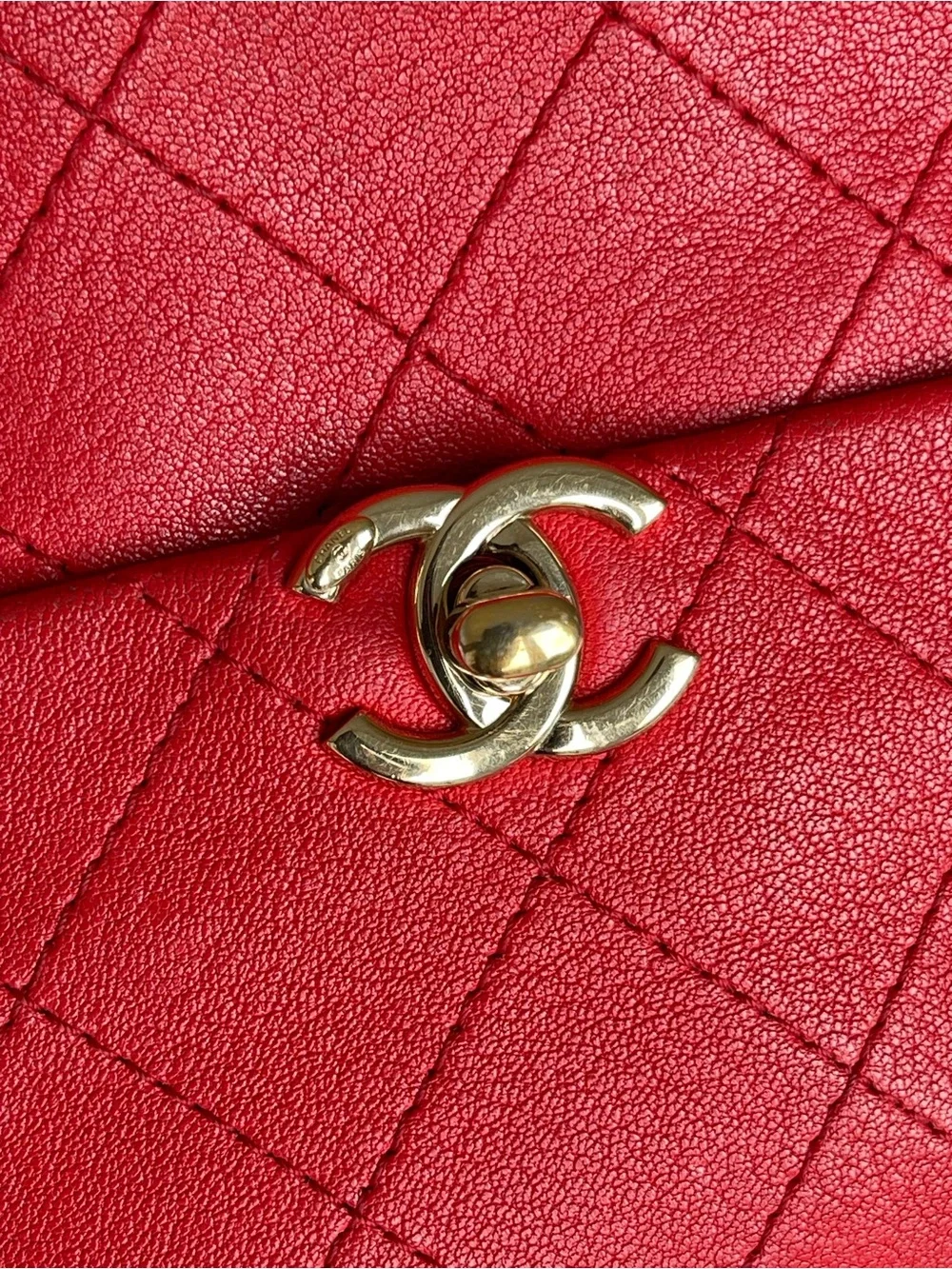 CHANEL Red Quilted Leather Crossbody Bag with Gold Chain